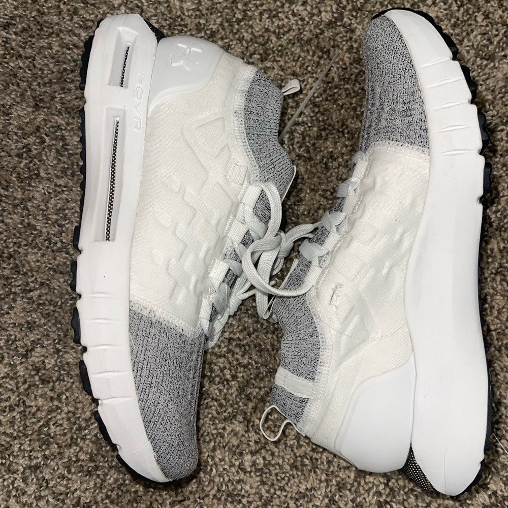 Under Armour Phantom 1 Youth 6.5 White and Gray Sneakers